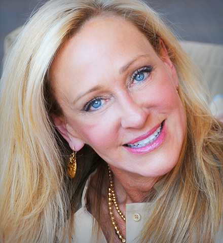 headshot of expert cosmetic dentist Dr. Marilyn Gaylor